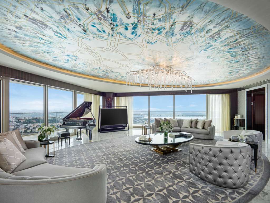 Raffles Suite