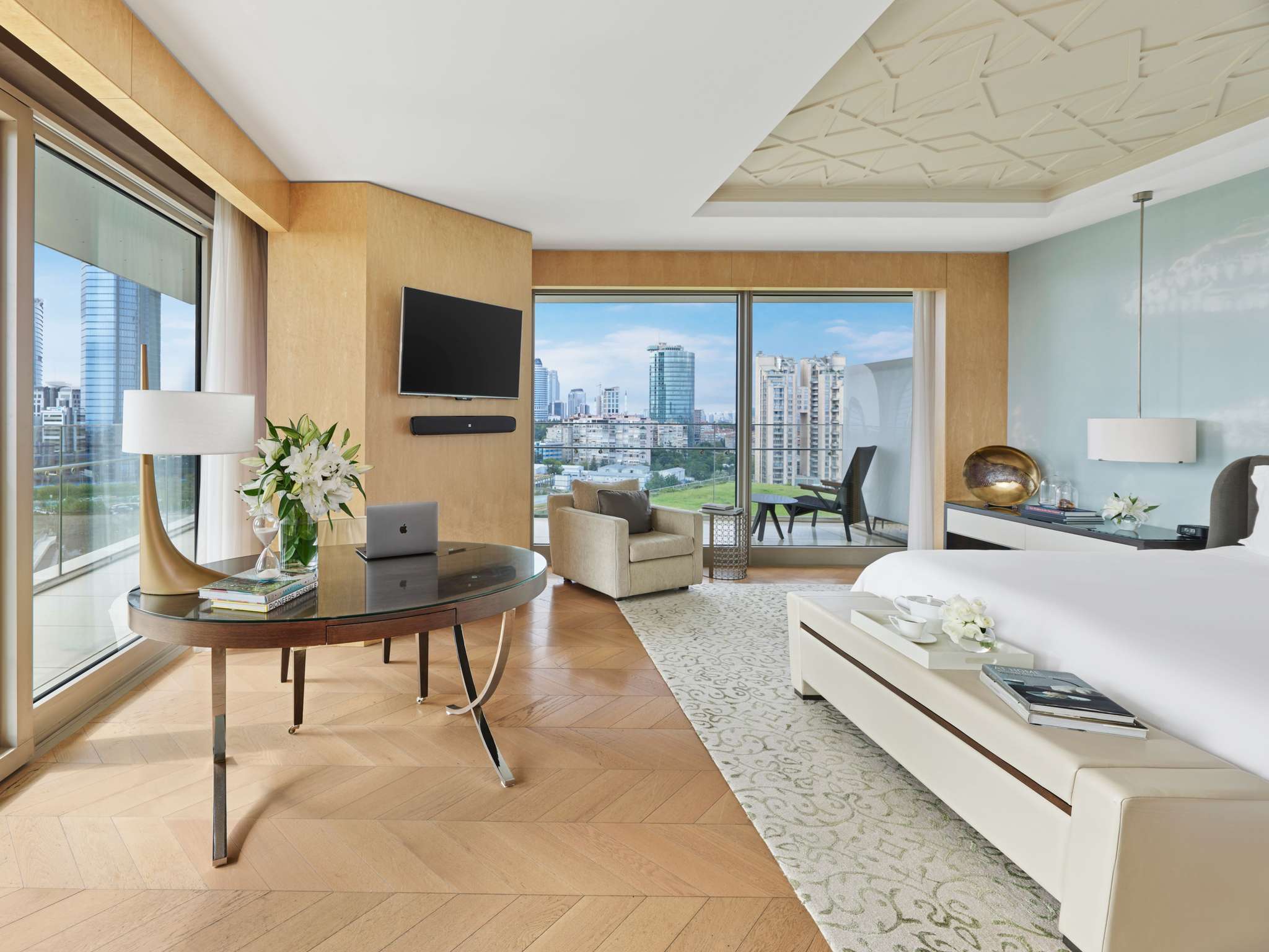 Premier Corner Room