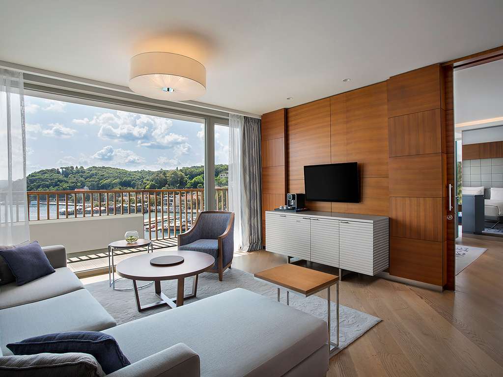 Panoramic Suite Bosphorus View with Jacuzzi
